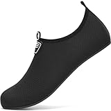 RUOMU Badeschuhe Damen Wasserschuhe Herren Schnell Trocknend Schwimmschuhe rutschfeste Aquaschuhe Leicht Strandschuhe Surfschuhe Barfußschuhe für Männer Frauen Beach Pool, Schwarz 43 EU