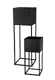 Spetebo Metall Blumentopf Ständer 2er Set schwarz für Außen - 58 / 37 cm - Garten Pflanzsäule mit integriertem Übertopf - Blumenhocker Blumentreppe Pflanzenständer Topf Halter wetterfest