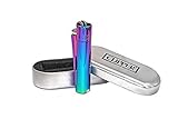 Solides Metall-Feuerzeug, Zündung mit Zündstein, Oberfläche aus gebürstetem Chrom, Farbmischung aus Blau, Grün und Lila Blue and Purple Mix Colour