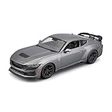 MAISTO Ford Mustang Dark Horse '24 'Special Edition, grau - Modellauto 1:24, Originalgetreues Sammlerauto Spielzeugauto mit beweglichen Lenkrad, Türen & Haube, ab 3 Jahren (532925G)