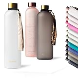 MAMEIDO Trinkflasche mit Zeitmarkierung 1 l Kohlensäure geeignet, auslaufsichere Water Bottle, Wasserflasche BPA frei für Sport, Gym & Büro (Frosted White Gold)