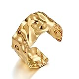 LILIE&WHITE Breiter Armreif für Damen – Goldfarbener offener Armreif mit modernem, gehämmertem Design, verstellbares und stilvolles Schmuckstück für jeden Anlass