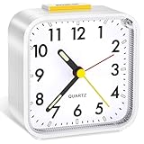 BrsInse Wecker Analog, Nachtlicht Wecker Analog Ohne Ticken, Schlummerfunktion Wecker Laut für Tiefschläfer, Leuchtziffern Tragbarer Wecker, Klein Reisewecker für Schlafzimmer Home Büro (Weiß)