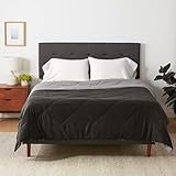 Amazon Basics Steppdecke aus Mikrofaser, beidseitig verwendbar, 220 x 240 cm, Grau/Schwarz