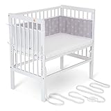 FabiMax Baby Beistellbett für Boxspringbetten, stufenlos höhenverstellbar, Buchenholz massiv weiß lackiert (mit Matratze Comfort, Weiße Sterne)