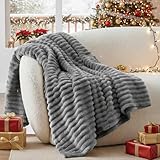 BEDELITE Kuscheldecke Flauschig Decke Klein - weiche Flanell Decken Grau 125x150 für Sofa, Deko Streifen Cord Fleecedecke als Sofaüberwurf für Wohnzimmer, Throw Blanket Wide Use