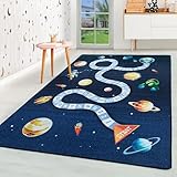 HomebyHome Kurzflor Kinderteppich für Jungen und Mädchen 80 x 120 cm Marineblau Planet Design - Waschbarer Teppich Extra Weich und Antiallergen - Teppich für Kinderzimmer, Babyzimmer und Spielzimmer