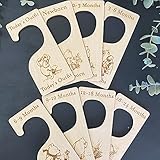 Luck and Luck 8 Winnie Puuh Holz-Trennwände für Babykleidung, Kinderzimmer-Kleiderbügel, Geschenk für Babyparty, Andenken, erstes Outfit, Baby-Andenken