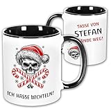 Unikatolo Anti Weihnachtstasse Ich hasse Wichteln, Glühweintasse mit Name personalisiert, Totenkopf mit Zuckerstange, Weihnachtshasser, Grinch, Weihnachtsmuffel Anti Weihnachten lustig Tasse schwarz